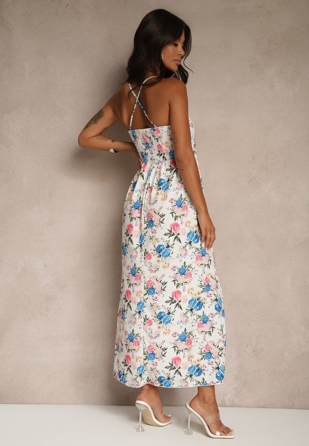 Renee - Niebieska Rozkloszowana Sukienka z Wiskozą w Kwiatowy Wzór Nalivie. Okazja: na spacer, na imprezę. Typ kołnierza: dekolt kwadratowy. Kolor: niebieski. Materiał: wiskoza. Długość rękawa: na ramiączkach. Wzór: kwiaty. Sezon: lato. Styl: elegancki, klasyczny