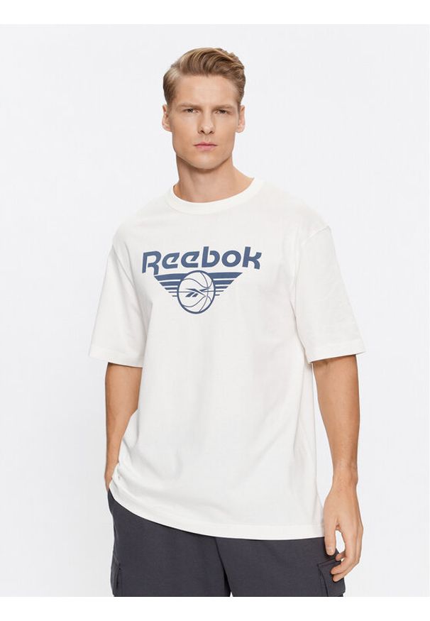 Reebok T-Shirt Basketball IL4435 Biały Regular Fit. Kolor: biały. Materiał: bawełna