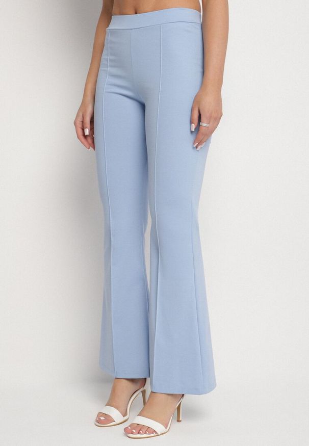 Born2be - Niebieski Komplet Garniturowy Bluzka Hiszpanka z Guzikami i Spodnie Dzwony Yaskio. Kolor: niebieski. Materiał: materiał. Wzór: aplikacja