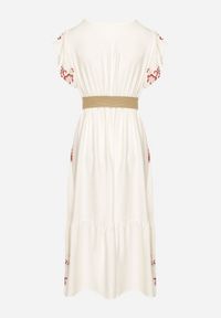 Born2be - Biało-Czerwona Wiskozowa Sukienka z Kopertowym Dekoltem i Paskiem Nilazea. Okazja: na co dzień. Kolor: biały. Materiał: wiskoza. Typ sukienki: kopertowe. Styl: casual, elegancki, boho #4