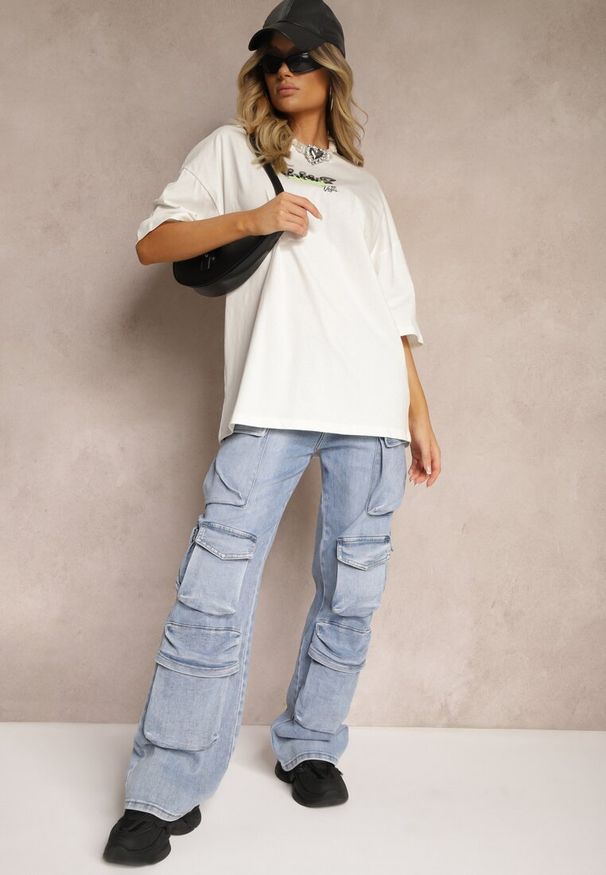 Renee - Biało-Kremowa Koszulka T-shirt o Kroju Oversize z Kolorowym Nadrukiem na Plecach Tarimea. Okazja: na co dzień. Kolor: biały. Materiał: dzianina, jeans, skóra. Wzór: nadruk, kolorowy. Sezon: lato. Styl: casual, elegancki, klasyczny