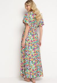 Born2be - Zielona Sukienka z Wiskozy z Ozdobnymi Marszczeniami i Gumką w Pasie z Rozcięciem na Dole Fierasa. Okazja: na co dzień. Typ kołnierza: dekolt w kształcie V. Kolor: zielony. Materiał: wiskoza. Typ sukienki: proste. Styl: casual, elegancki #3