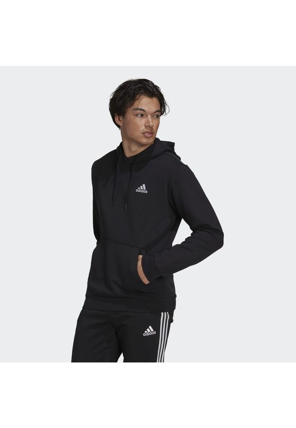 Adidas - Essentials Fleece Hoodie. Typ kołnierza: kaptur. Kolor: biały, wielokolorowy, czarny
