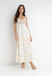 Born2be - Jasnobeżowa Sukienka Dorassa. Kolor: beżowy. Materiał: koronka, bawełna, tkanina. Długość rękawa: na ramiączkach. Wzór: koronka, haft. Styl: boho #1