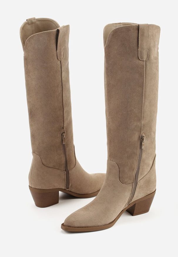 Born2be - Ciemnobeżowe Kozaki Kowbojki z Imitacji Zamszu na Niskim Stożkowym Obcasie Anivitta. Okazja: na co dzień. Kolor: beżowy. Materiał: zamsz. Obcas: na obcasie. Styl: casual, elegancki, klasyczny. Wysokość obcasa: średni