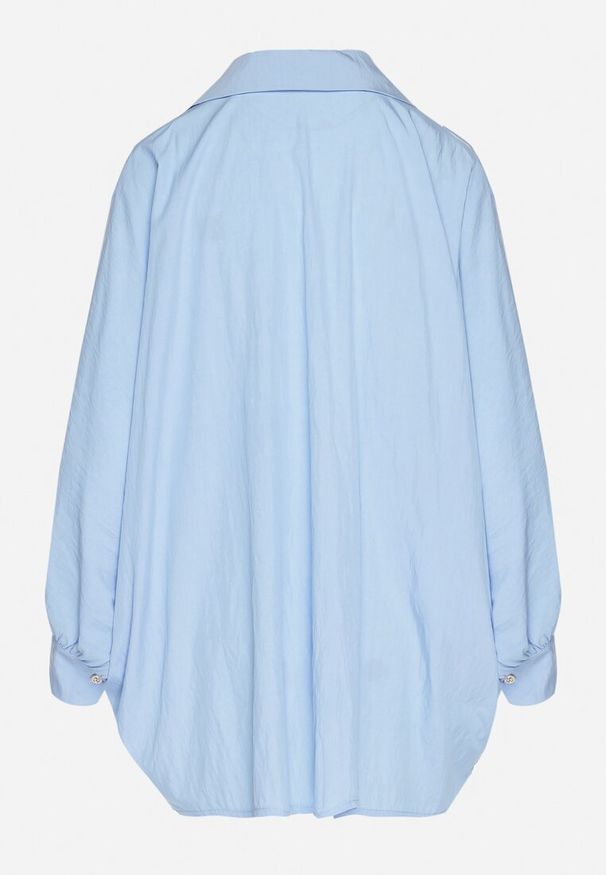 Born2be - Niebieska Koszula z Wiskozą o Kroju Nietoperza Sonaretia. Okazja: na co dzień, na imprezę. Typ kołnierza: kołnierzyk klasyczny. Kolor: niebieski. Materiał: wiskoza. Styl: klasyczny, casual, elegancki