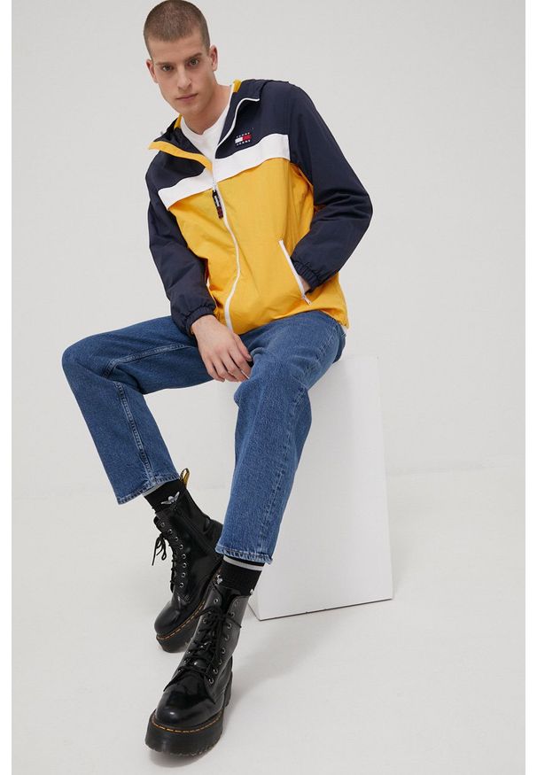 Tommy Jeans kurtka męska kolor żółty przejściowa. Okazja: na co dzień. Kolor: żółty. Materiał: poliamid. Styl: casual
