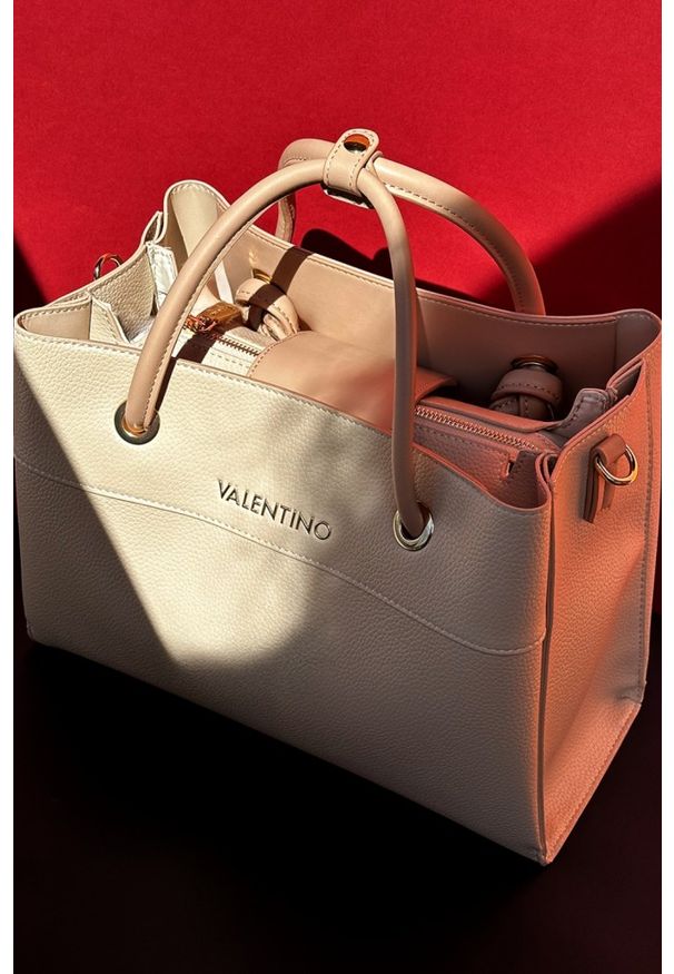 Valentino by Mario Valentino - VALENTINO Beżowa shopperka Alexia. Kolor: beżowy. Wzór: aplikacja, paski