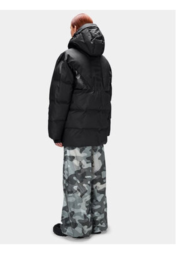 Rains Kurtka zimowa 15050 Czarny Regular Fit. Kolor: czarny. Materiał: syntetyk. Sezon: zima