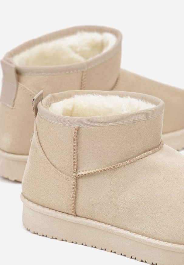 Renee - Beżowe Śniegowce z Niską Cholewką Retira. Okazja: na co dzień. Wysokość cholewki: przed kostkę. Kolor: beżowy. Materiał: jeans. Szerokość cholewki: normalna. Sezon: zima. Styl: casual