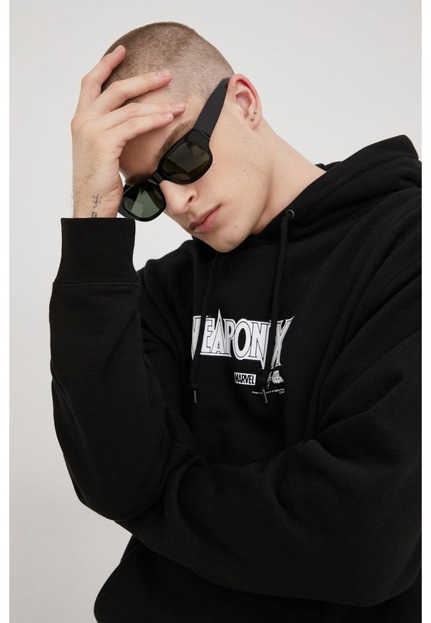 HUF bluza x Marvel męska kolor czarny z kapturem z nadrukiem. Typ kołnierza: kaptur. Kolor: czarny. Materiał: dzianina. Wzór: motyw z bajki, nadruk