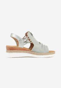 Born2be - Zielone Sandały na Koturnie z Marszczoną Cholewką i Metaliczną Aplikacją Teodlar. Zapięcie: bez zapięcia. Kolor: zielony. Materiał: jeans, len. Wzór: aplikacja. Sezon: lato. Obcas: na koturnie. Styl: boho. Wysokość obcasa: średni #7