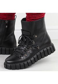 POTOCKI - Czarne trapery, botki damskie na traperze Potocki 12135. Kolor: czarny. Materiał: skóra #1