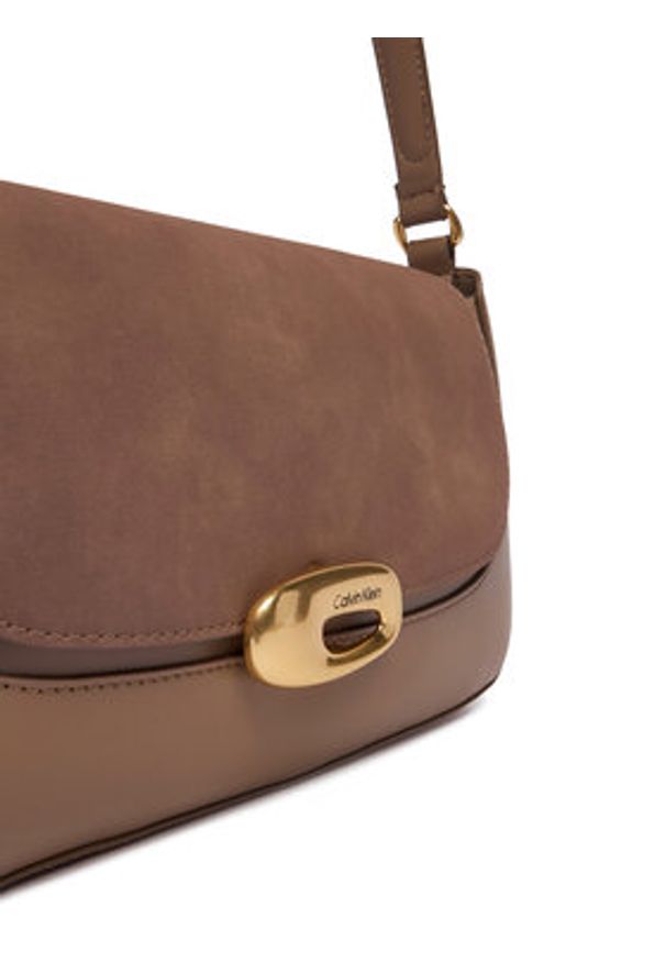 Calvin Klein Torebka Hardware Brushed Shoulder Bag LV04F3337G Beżowy. Kolor: beżowy. Materiał: skórzane