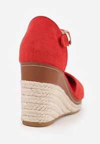 Renee - Czerwone Sandały VICESna Plecionym Koturnie Laraifa. Zapięcie: sprzączka. Kolor: czerwony. Materiał: jeans, koronka. Wzór: koronka. Sezon: lato. Obcas: na koturnie #7