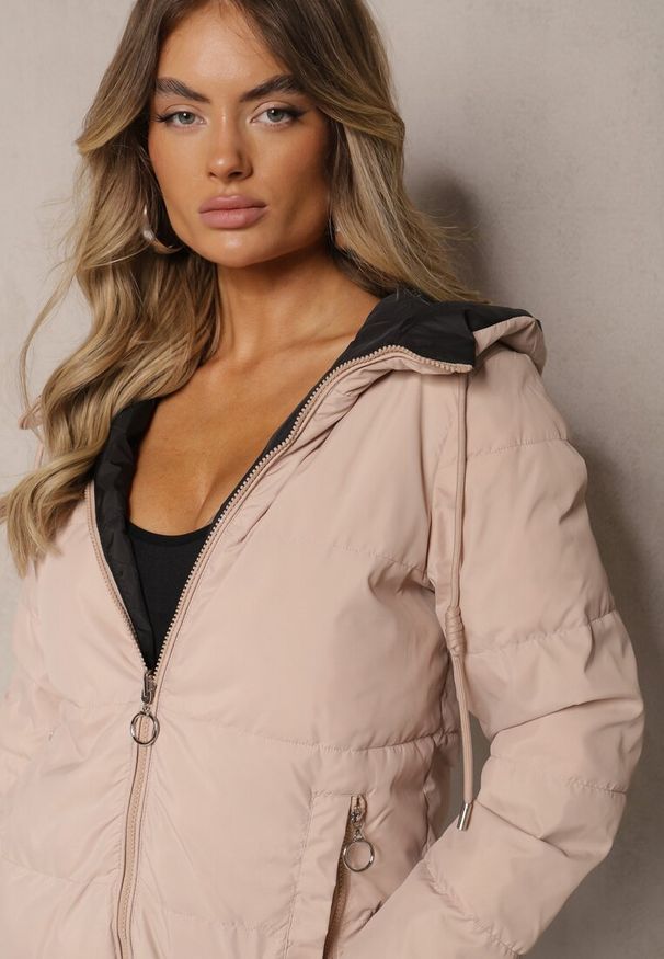 Renee - Czarna Pikowana Kurtka Dwustronna Wykończona Sznurkami Atitoria. Okazja: na co dzień. Kolor: czarny. Materiał: jeans. Styl: casual, klasyczny