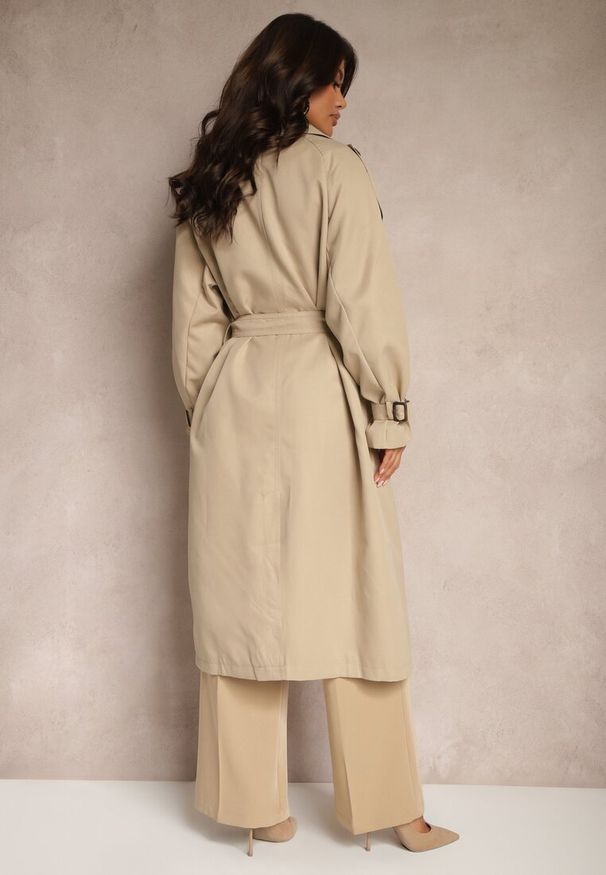 Renee - Beżowy Oversizowy Płaszcz Trencz o Dwurzędowym Kroju z Paskiem Darinella. Okazja: na co dzień. Kolor: beżowy. Materiał: jeans. Styl: elegancki, casual