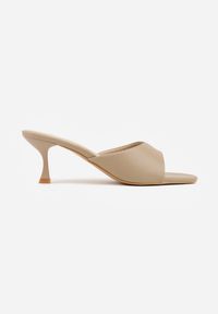 Renee - Ciemnobeżowe Klapki Peep Toe na Niskiej Szpilce Carinatia. Okazja: na co dzień. Nosek buta: otwarty. Kolor: beżowy. Materiał: jeans. Styl: casual, elegancki #9