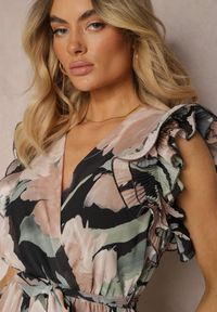 Renee - Czarno-Różowa Sukienka z Kopertowym Dekoltem z Gumką w Pasie i Paskiem w Talii z Falbankami Dimrine. Typ kołnierza: kołnierz z falbankami. Kolor: czarny. Typ sukienki: kopertowe #5