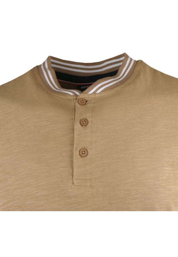 Męski T-Shirt, Dekolt z Guzikami - Pako Jeans - Kolor Beżowy. Okazja: na co dzień. Kolor: beżowy, brązowy, wielokolorowy. Materiał: bawełna. Styl: casual