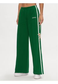 Guess Spodnie dresowe Zoey V4GB03 KC5R0 Zielony Regular Fit. Kolor: zielony. Materiał: bawełna