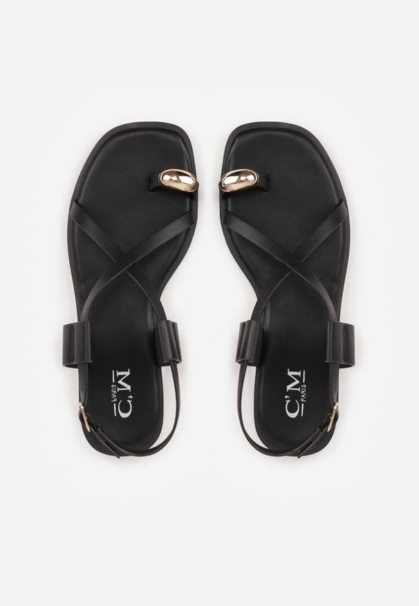 Renee - Czarne Sandały Typu Japonki Ozdobione Metaliczną Aplikacją Grynyra. Kolor: czarny. Wzór: aplikacja. Sezon: lato