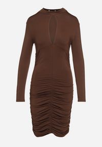 Born2be - Brązowa Sukienka Dopasowana z Marszczeniami i Wycięciem na Dekolcie Zaivina. Kolor: brązowy. Materiał: wiskoza. Typ sukienki: proste. Styl: klasyczny, wizytowy #6