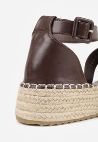 Renee - Ciemnobrązowe Sandały VICES na Platformie z Plecionką i Wycięciami Helimis. Zapięcie: sprzączka. Kolor: brązowy. Materiał: koronka. Wzór: koronka. Sezon: lato. Obcas: na platformie #8