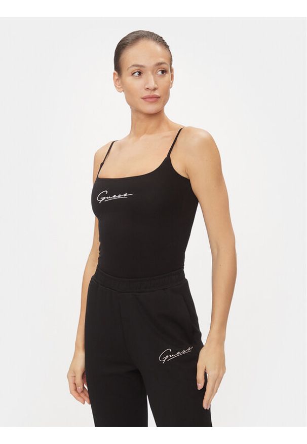 Guess Top Signature V4RP06 J1314 Czarny Regular Fit. Kolor: czarny. Materiał: bawełna