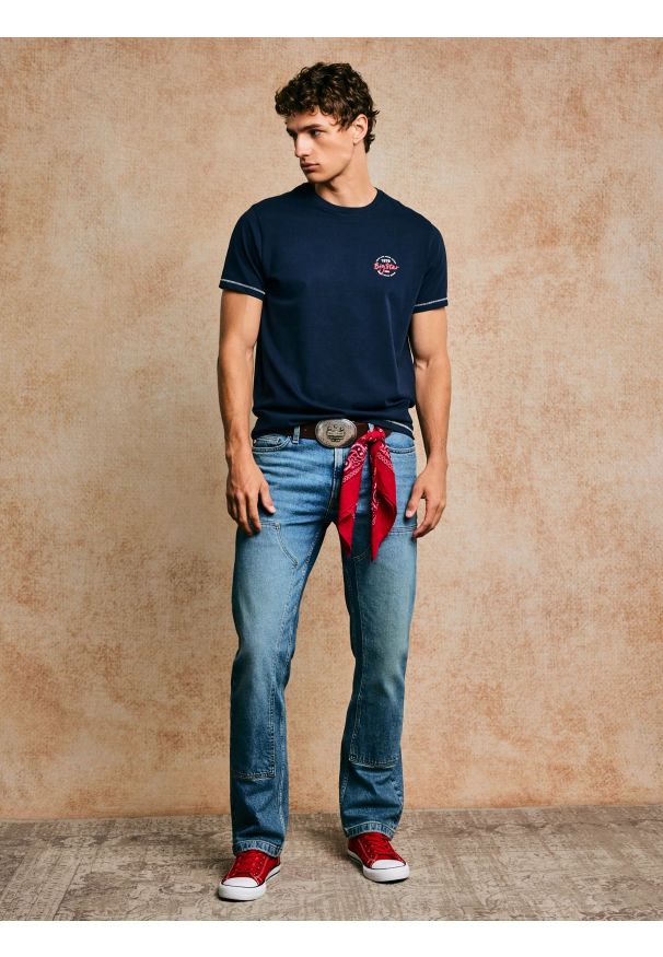 Big-Star - Koszulka męska z kontrastowymi przeszyciami granatowa Elvin 403. Okazja: na co dzień. Kolor: niebieski. Materiał: skóra, denim, bawełna, materiał, dzianina, jeans. Wzór: nadruk. Styl: casual, klasyczny