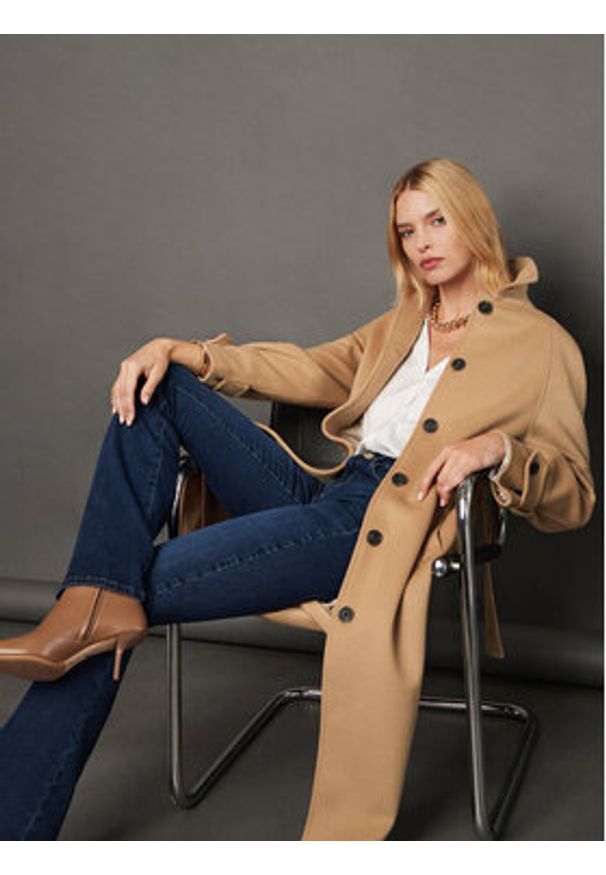 Artigli Płaszcz przejściowy ACCP000208 Beżowy Regular Fit. Kolor: beżowy. Materiał: syntetyk