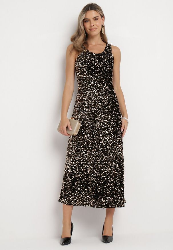 Born2be - Brązowa Sukienka Maxi w Cekiny Jukrana. Kolor: brązowy. Długość rękawa: na ramiączkach. Typ sukienki: rozkloszowane. Długość: maxi