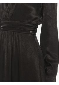 Please Sukienka koktajlowa A1CYNW0000 Czarny Regular Fit. Kolor: czarny. Materiał: syntetyk. Styl: wizytowy #3
