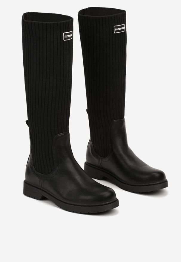 Born2be - Czarne Kozaki na Płaskiej Podeszwie ze Skarpetową Cholewką Hanirea. Okazja: na spacer. Zapięcie: bez zapięcia. Kolor: czarny. Materiał: jeans, materiał. Szerokość cholewki: normalna. Obcas: na płaskiej podeszwie. Styl: klasyczny, elegancki