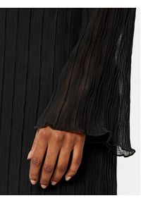 Gina Tricot Sukienka codzienna 24475 Czarny Loose Fit. Okazja: na co dzień. Kolor: czarny. Materiał: syntetyk. Typ sukienki: proste. Styl: casual #5