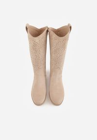 Born2be - Ciemnobeżowe Botki Ażurowe Ozdobione Metaliczną Aplikacją Iomosa. Okazja: na co dzień, do pracy. Kolor: beżowy. Materiał: prążkowany, skóra. Wzór: ażurowy, aplikacja. Styl: casual, elegancki #9
