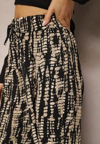 Renee - Czarno-Beżowe Spodnie z Szerokimi Nogawkami z Abstrakcyjnym Wzorem i Gumką w Pasie Sarieta. Kolor: czarny #2