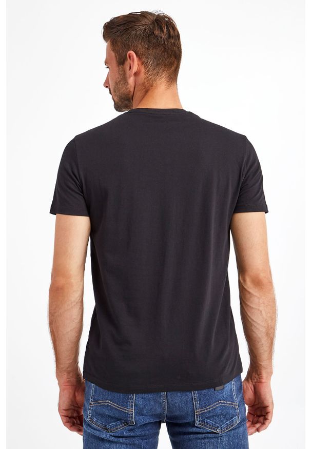 Armani Exchange - T-SHIRT ARMANI EXCHANGE. Długość rękawa: krótki rękaw. Długość: krótkie. Wzór: napisy