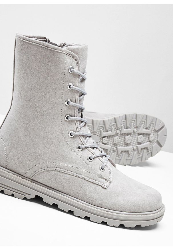 bonprix - Botki sznurowane z profilowaną podeszwą. Kolor: szary