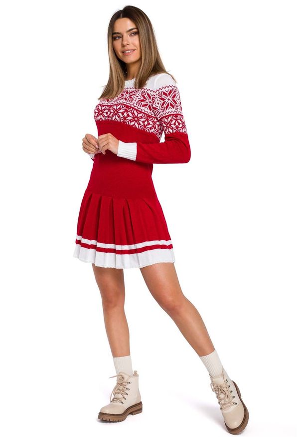 MOE - Czerwona Świąteczna Sukienka Swetrowa z Obniżoną Talią. Kolor: czerwony. Materiał: akryl. Styl: wizytowy