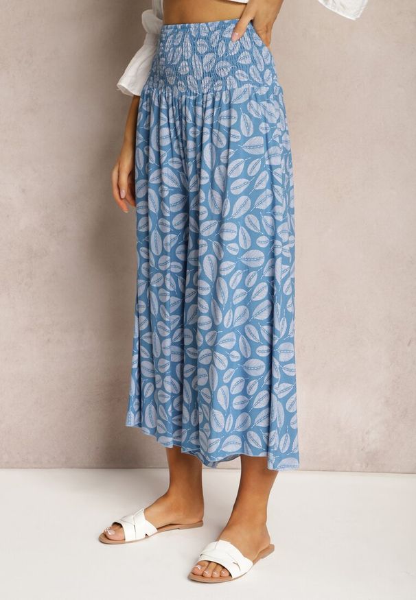 Renee - Niebieskie Bawełniane Spodnie z Szerokimi Nogawkami 7/8 i Gumką w Pasie Elenthe. Kolor: niebieski. Materiał: bawełna. Wzór: aplikacja