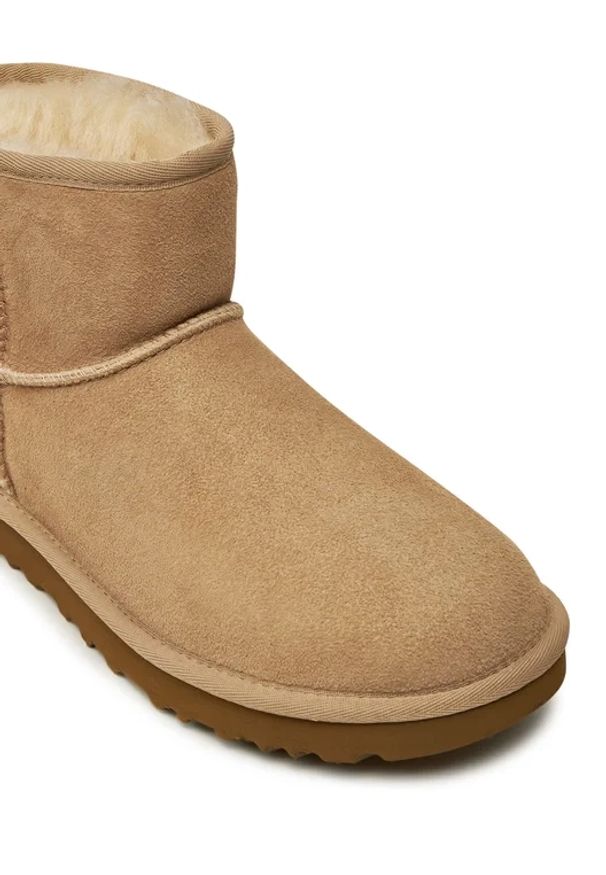 Ugg - UGG W CLASSIC MINI II Buty zimowe damskie. Zapięcie: pasek. Kolor: brązowy. Materiał: zamsz, jeans, nylon, skóra. Sezon: zima