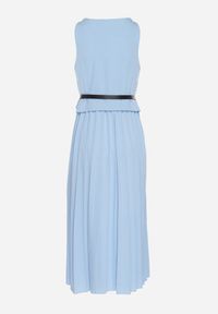 Born2be - Niebieska Sukienka Bez Rękawów z Plisami i Paskiem z Klamrą Iffale. Okazja: na co dzień, na spacer. Kolor: niebieski. Długość rękawa: bez rękawów. Styl: klasyczny, casual #5