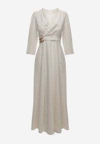 Born2be - Jasnobeżowa Kopertowa Sukienka Wieczorowa z Metaliczną Aplikacją w Talii Henalana. Okazja: na imprezę. Typ kołnierza: dekolt w serek. Kolor: beżowy. Wzór: aplikacja. Typ sukienki: kopertowe. Styl: wizytowy #2