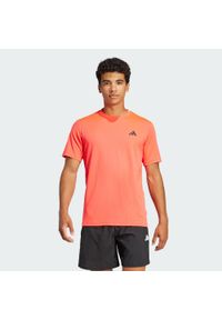 Adidas - Train Essentials Training Tee. Kolor: czerwony, wielokolorowy, czarny. Materiał: materiał. Sport: fitness #1