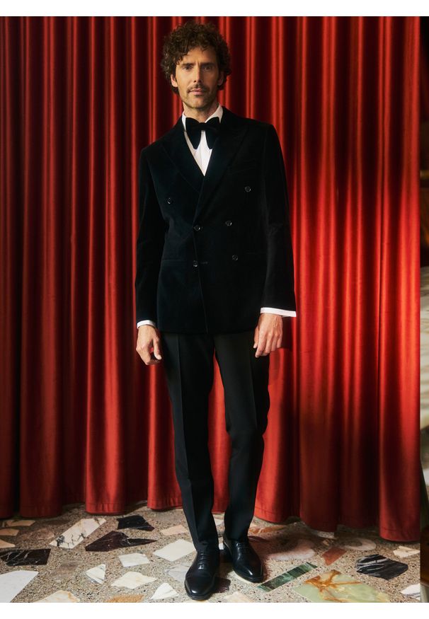 Pako Lorente - PAKO LORENTE – Czarna dwurzędowa marynarka męska. Okazja: na karnawał. Kolor: czarny. Materiał: poliester, bawełna