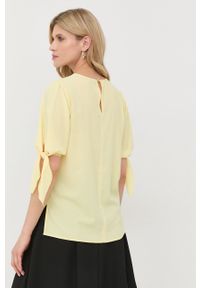 Hugo - HUGO bluzka 50449580 damska kolor żółty gładka. Kolor: żółty. Materiał: tkanina. Długość rękawa: krótki rękaw. Długość: krótkie. Wzór: gładki #2