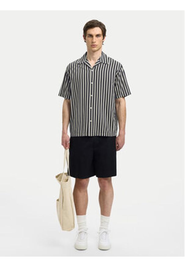 Selected Homme Koszula 16091381 Granatowy Relaxed Fit. Kolor: niebieski. Materiał: bawełna