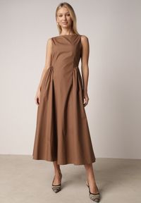 Born2be - Brązowa Sukienka Bawełniana o Rozkloszowanym Fasonie z Dekoltem Łódką i Kieszeniami Elenira. Typ kołnierza: dekolt w łódkę. Kolor: brązowy. Materiał: bawełna. Typ sukienki: rozkloszowane. Styl: elegancki #8