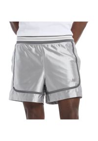 Spodenki męskie New Balance MS51608RCD - srebrne. Kolor: srebrny. Materiał: materiał, poliester, dzianina. Sport: fitness